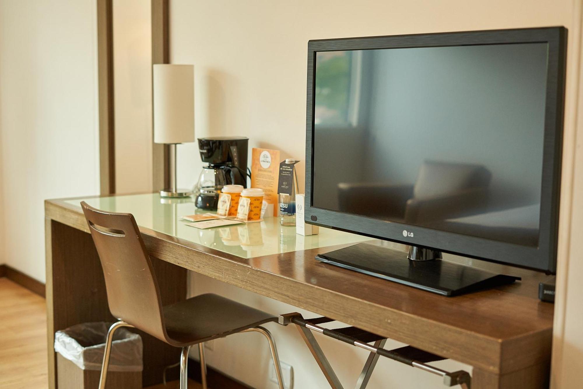 Apartamentos Poblado Alejandria By Housy Host เมเดยิน ภายนอก รูปภาพ